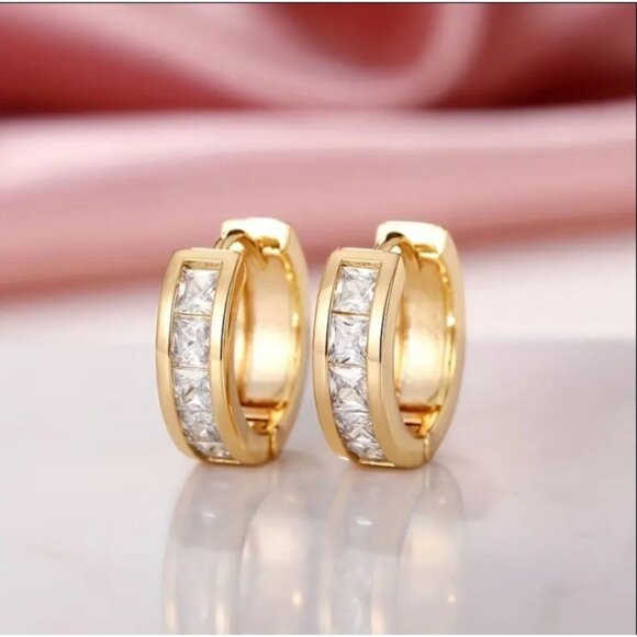 Simple Sparkling Gold Cubic Zirconia Hoop Earrings - Picture 2 of 6